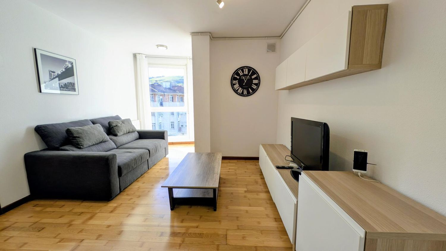 Sala d'estar de Pis de lloguer en Piélagos amb Calefacció i Moblat