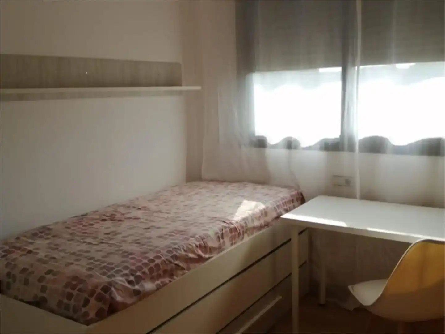 Schlafzimmer von Wohnung zur Miete in  Murcia Capital mit Klimaanlage und Balkon