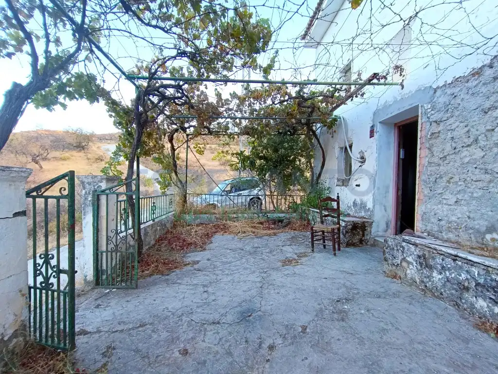 Terrace of Country homes for sale in Guaro, Málaga
