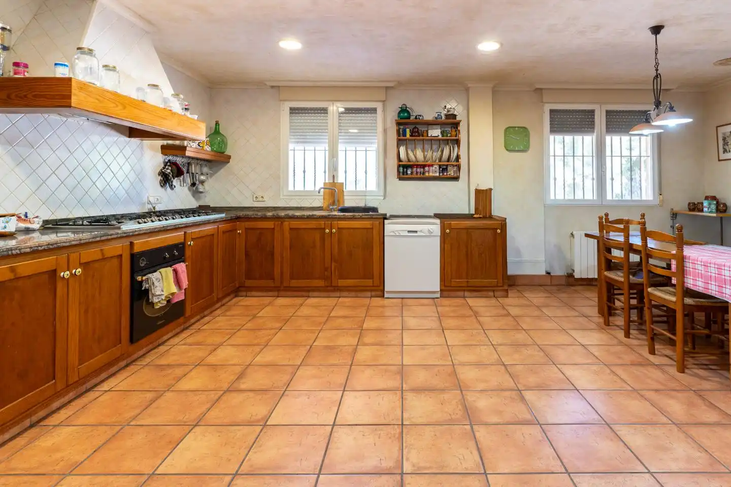 Cuina de Casa o xalet en venda en Elche / Elx amb Calefacció, Terrassa i Traster