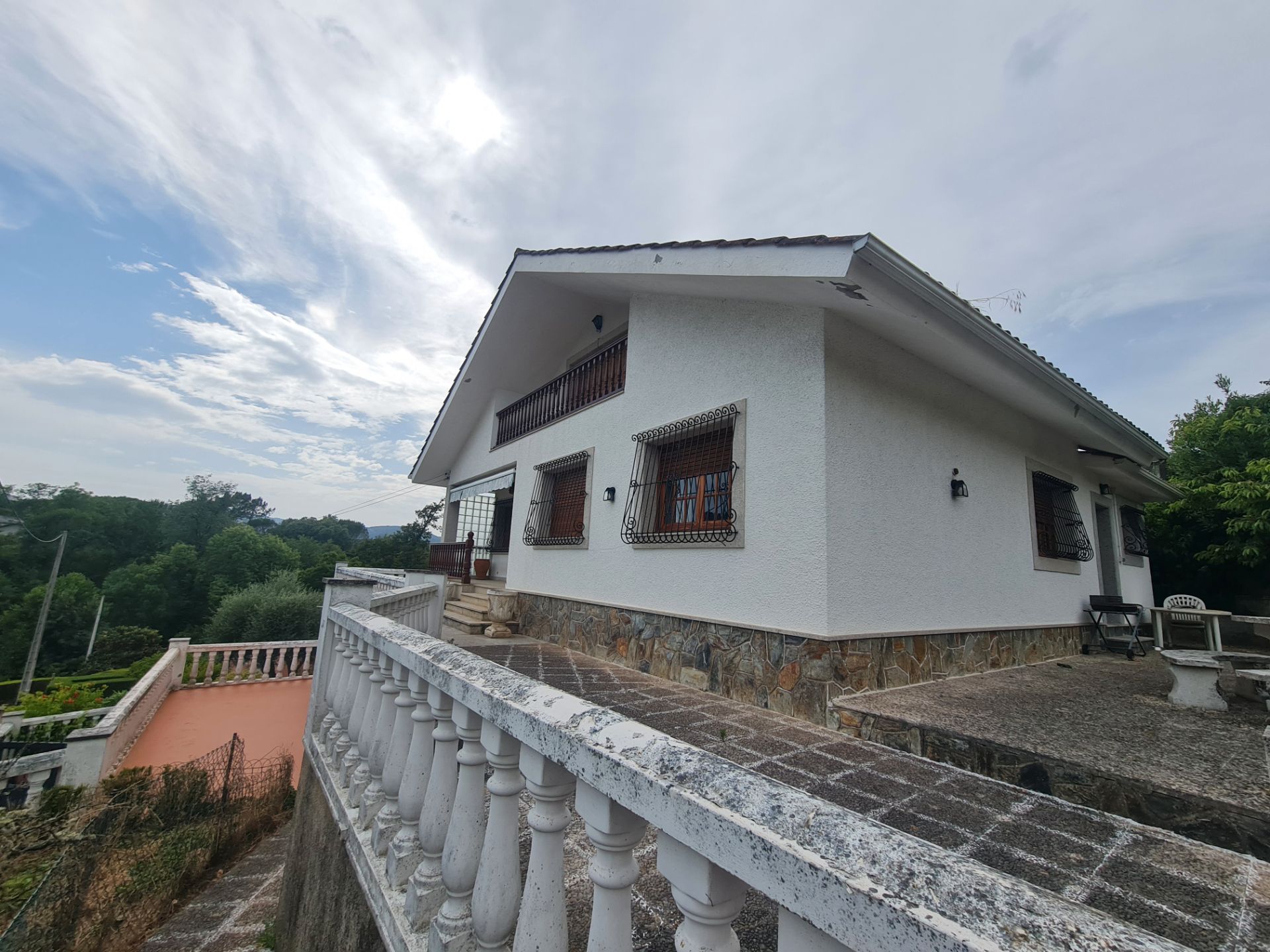 Vista exterior de Casa o xalet en venda en Ourense Capital  amb Jardí privat, Terrassa i Moblat