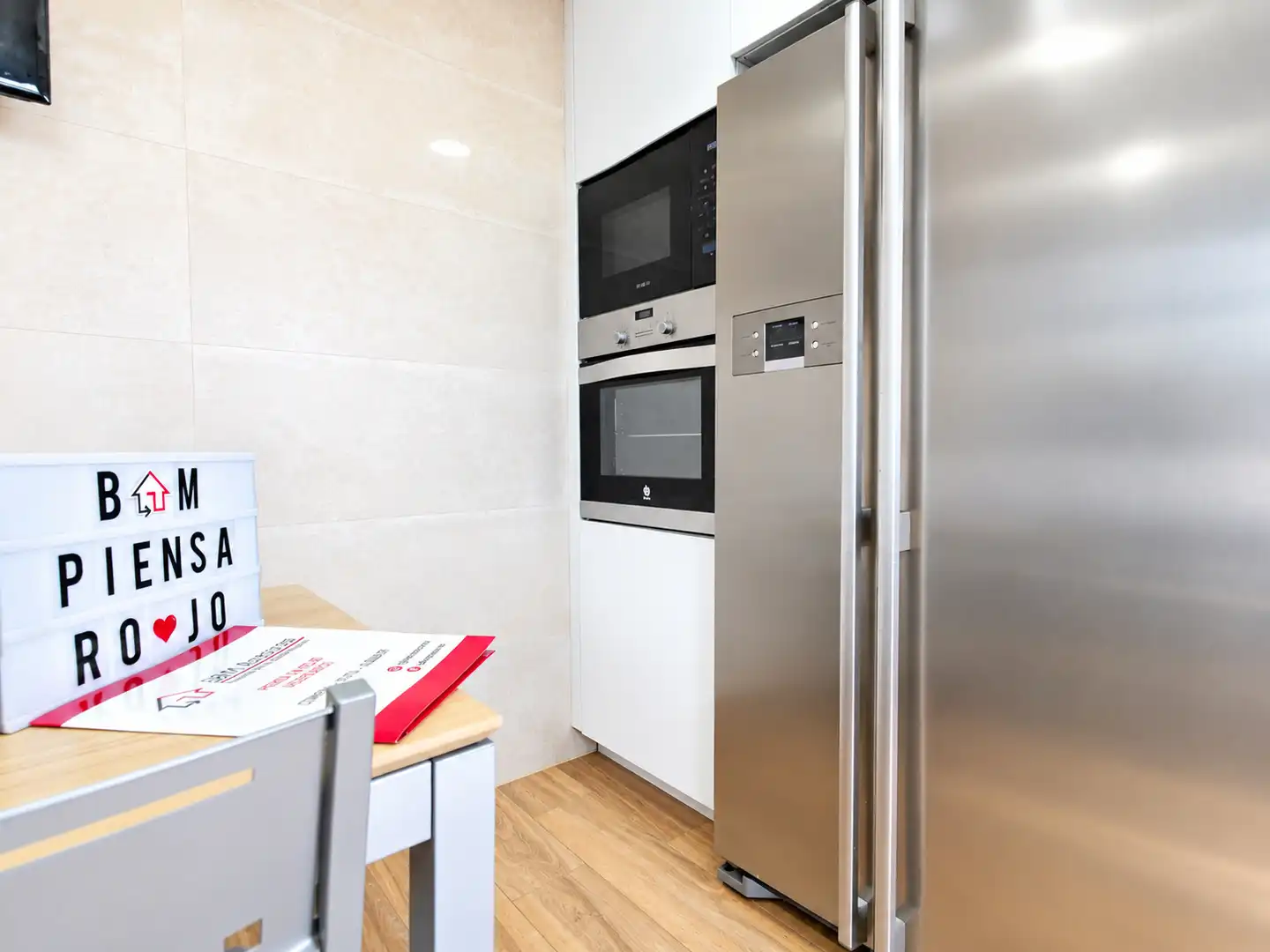 Cocina de Casa o chalet en venta en Sant Vicenç Dels Horts con Aire acondicionado, Calefacción y Jardín privado