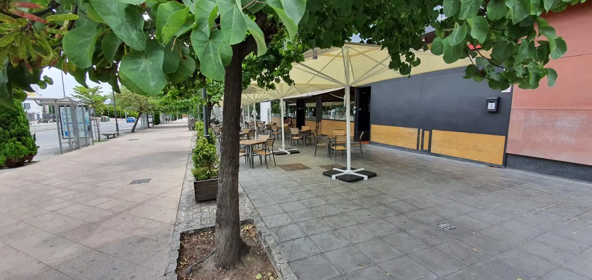 Terrassa de Local de lloguer en Granada amb Aire condicionat i Moblat