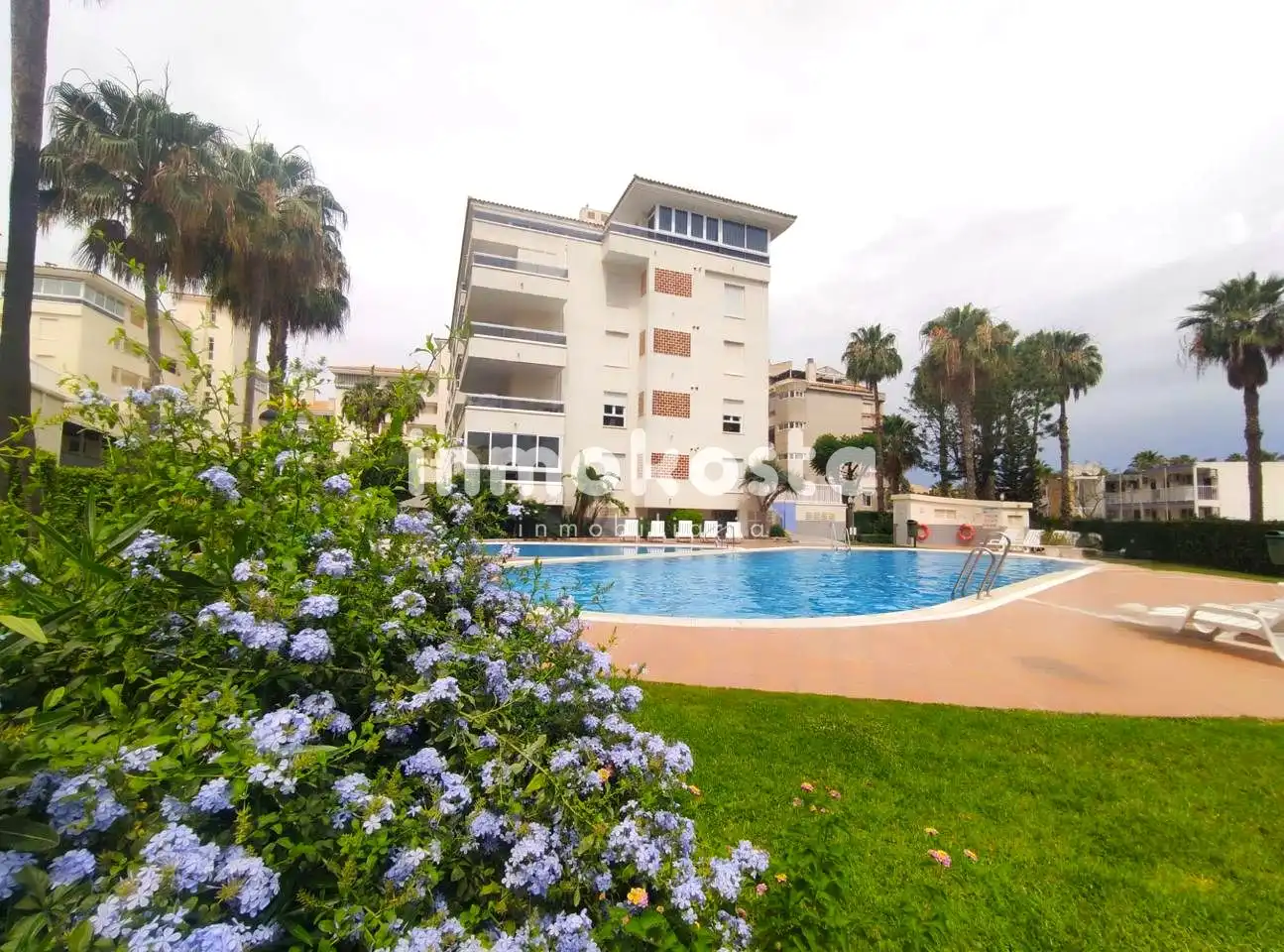 Exterior view of Flat for sale in L'Alfàs del Pi  with Air Conditioner, Terrace and Community pool
