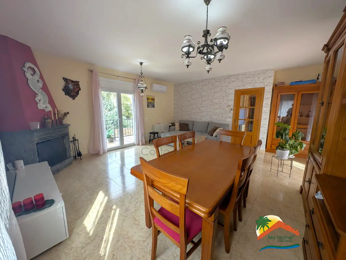 Casa amb piscina en venda a Aiguaviva Parc, imagen 4