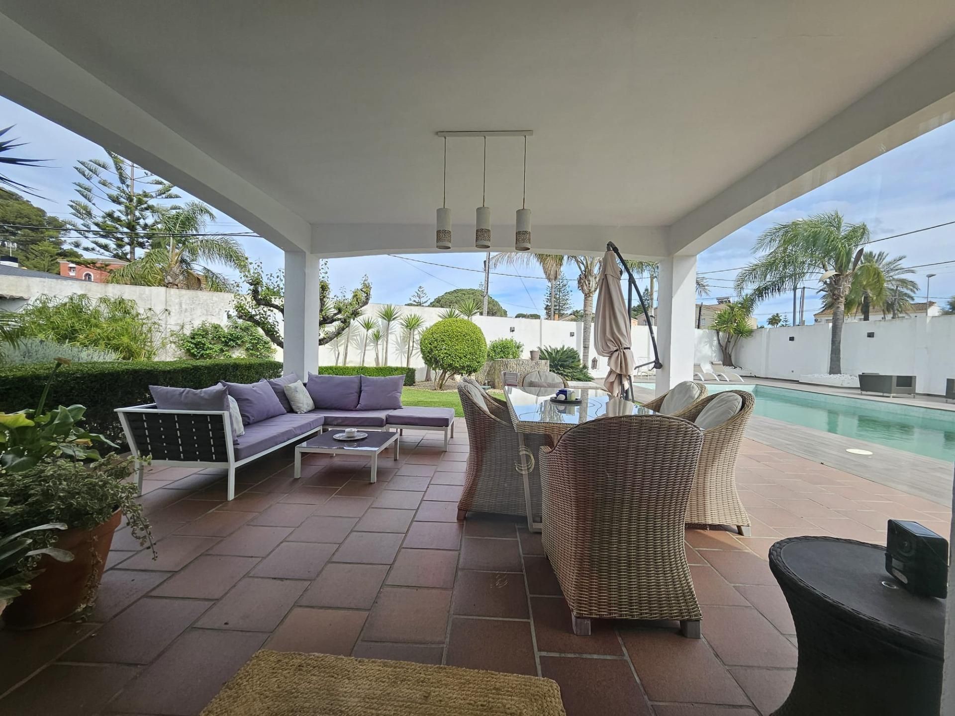 Terrace of House or chalet for sale in Algeciras  with Air Conditioner, Private garden and Terrace