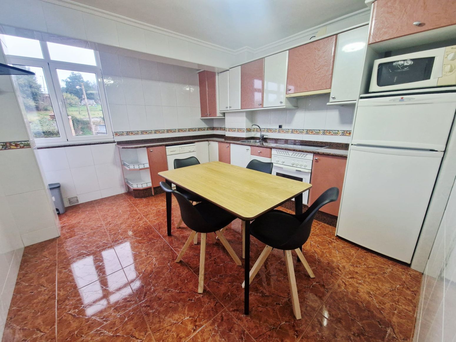 Kitchen of Flat to rent in Avilés  with Heating and Furnished