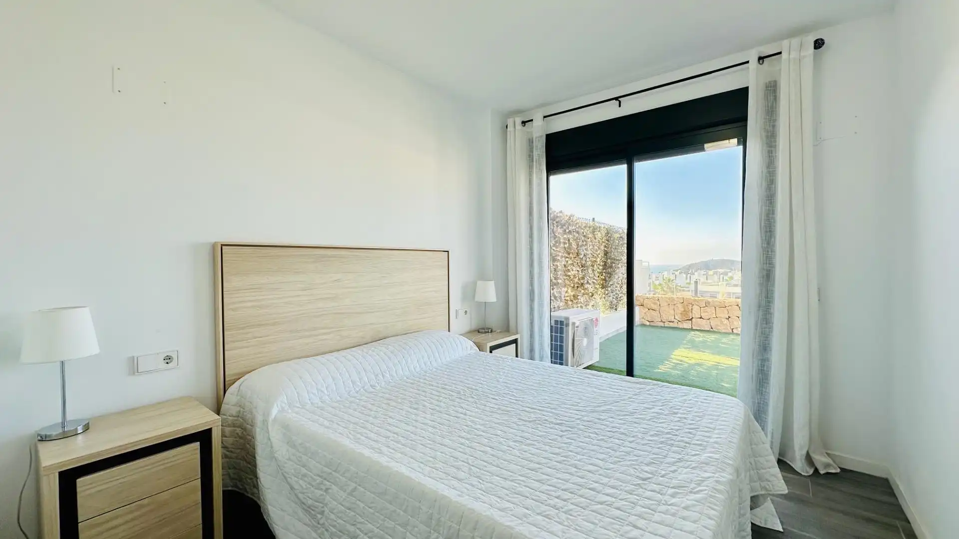 Habitación de Apartamento de alquiler en Finestrat con Aire acondicionado, Calefacción y Terraza