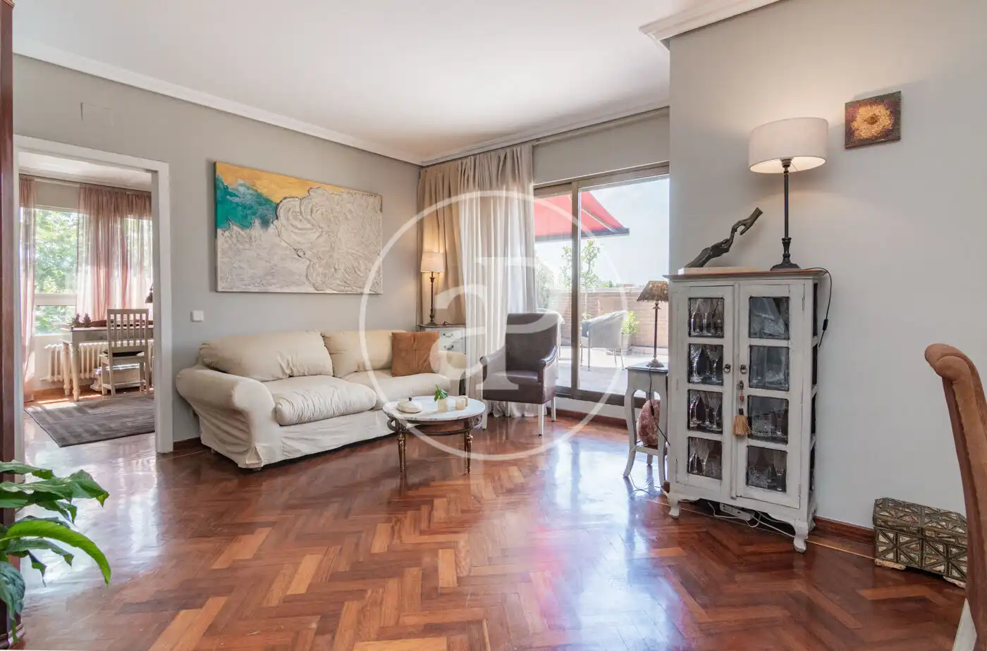 Sala d'estar de Àtic de lloguer en Madrid amb Aire condicionat, Calefacció i Jardí privat