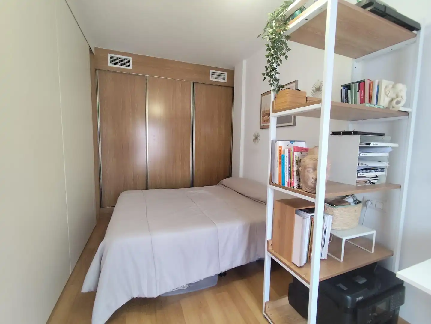 Schlafzimmer von Wohnung zum Verkauf in Murcia mit Klimaanlage und Balkon