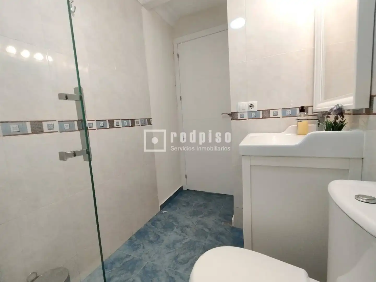 Bathroom of Flat for rent in Sevilla  with Air Conditioner, Heating and Terrace