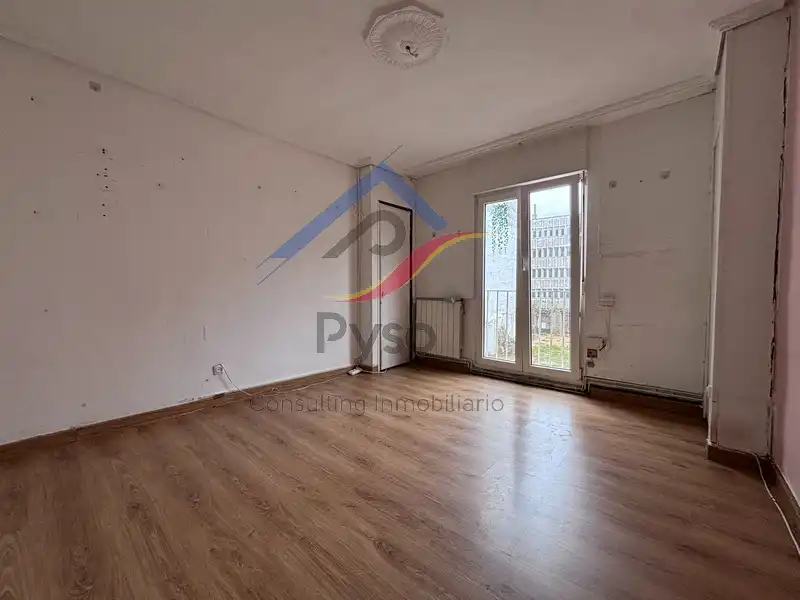 Sala d'estar de Pis en venda en Santander amb Calefacció, Forn i Internet