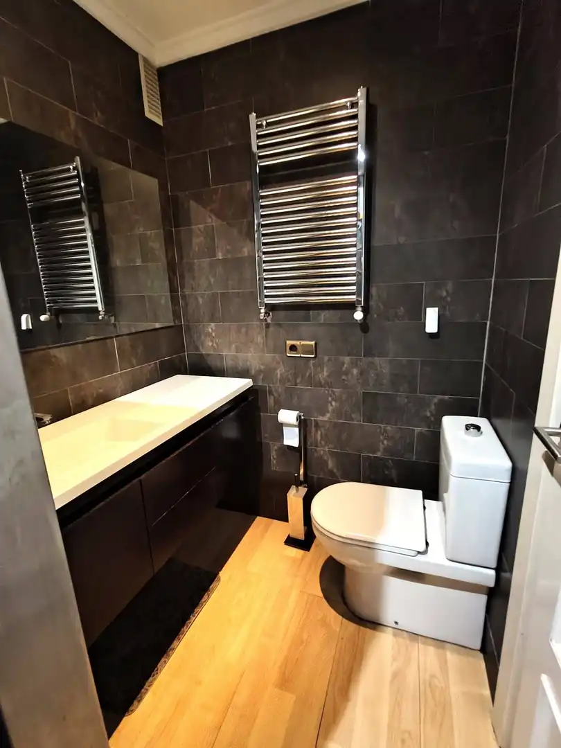 Bathroom of Flat for sale in Tudela  with Air Conditioner, Heating and Parquet flooring