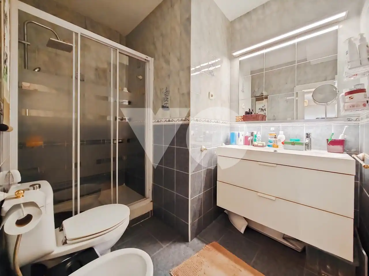 Bathroom of Ground floor for sale in Madrid  with Air Conditioner, Heating and Furnished
