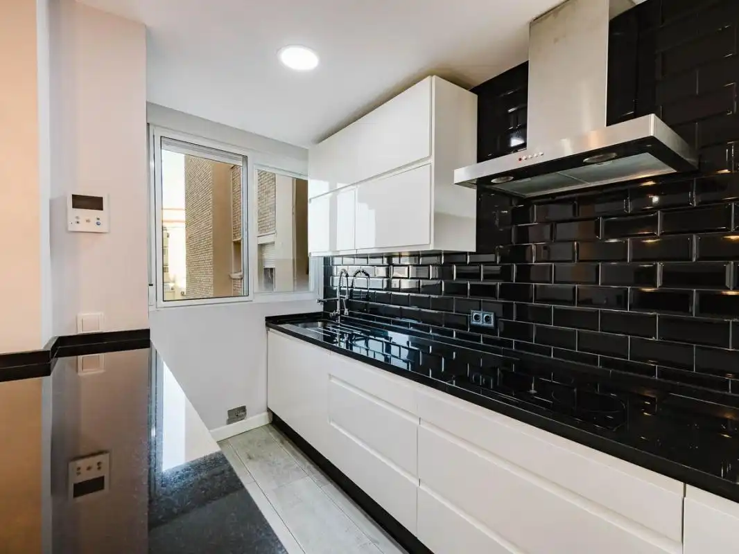 Piso con ascensor en venta en C. Gaucín, imagen 7