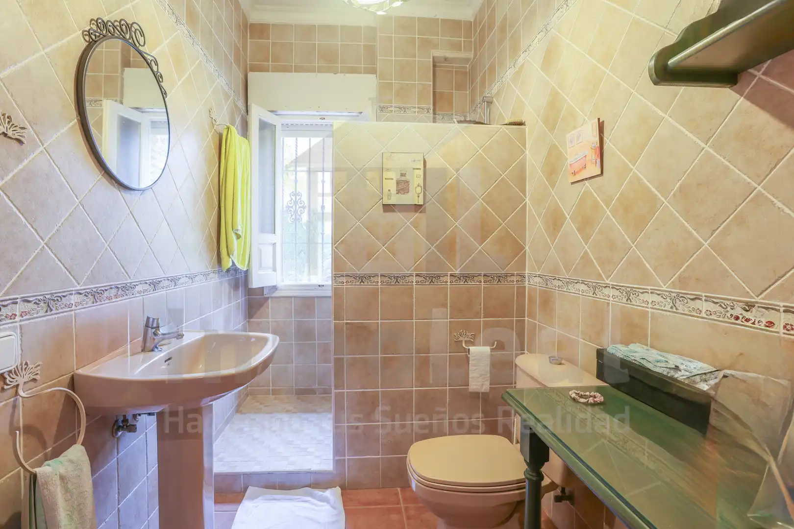 Bathroom of Houses for sale in Espartinas  with Air Conditioner, Heating and Private garden