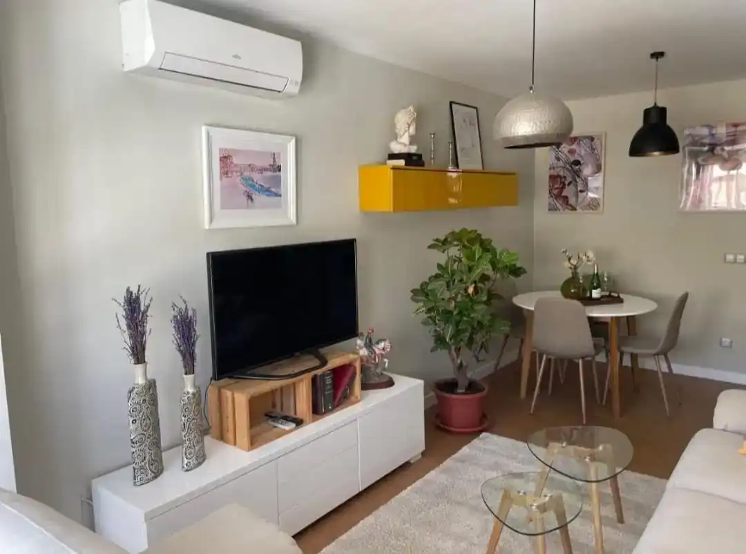Living room of Flat for rent in  Sevilla Capital  with Air Conditioner and Terrace