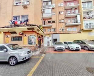 Exterior view of Flat to rent in  Madrid Capital  with Oven and Pets allowed