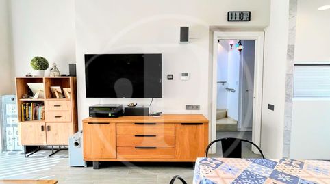Adosado moderno con piscina, terrazas y placas solares en Benicalap, imatge 2