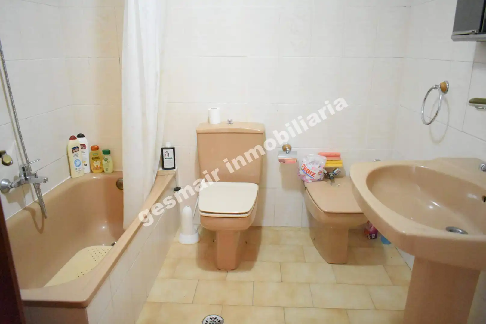 Bany de Pis en venda en Pontevedra Capital  amb Parquet, Terrassa i Traster