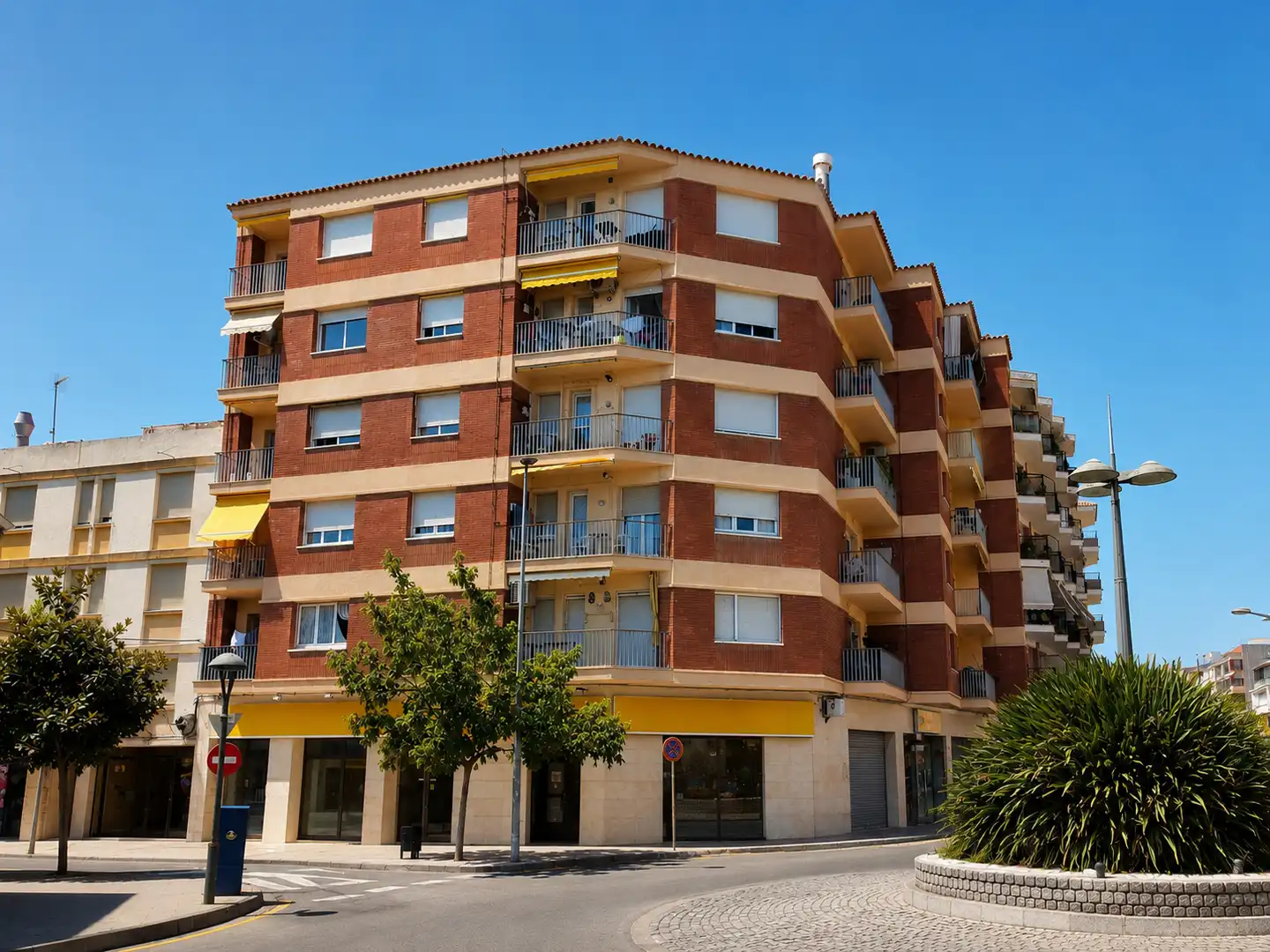 Außenansicht von Wohnungen zum Verkauf in Cambrils mit Terrasse und Balkon