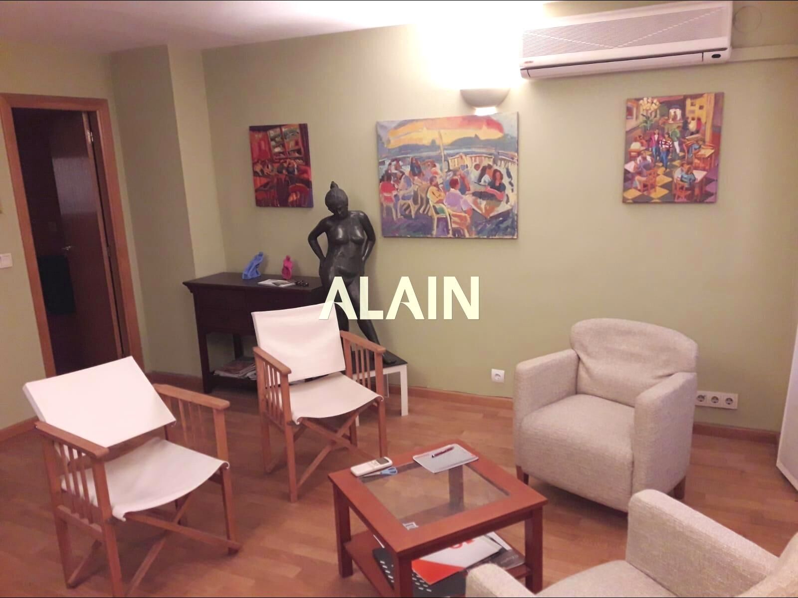 Flat for sale in  Valencia Capital  with Air Conditioner, Heating and Alarm