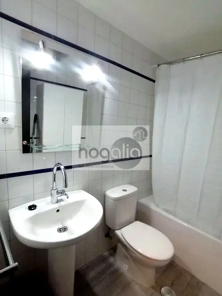 Badezimmer von Wohnung zur Miete in Sur