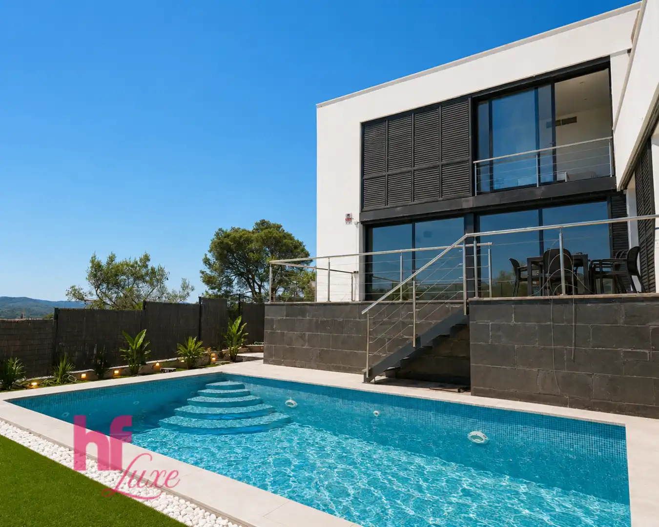 Villa mit Pool zum Verkauf in Canyelles