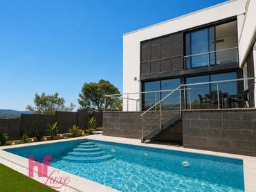 Xalet amb piscina en venda a Canyelles
