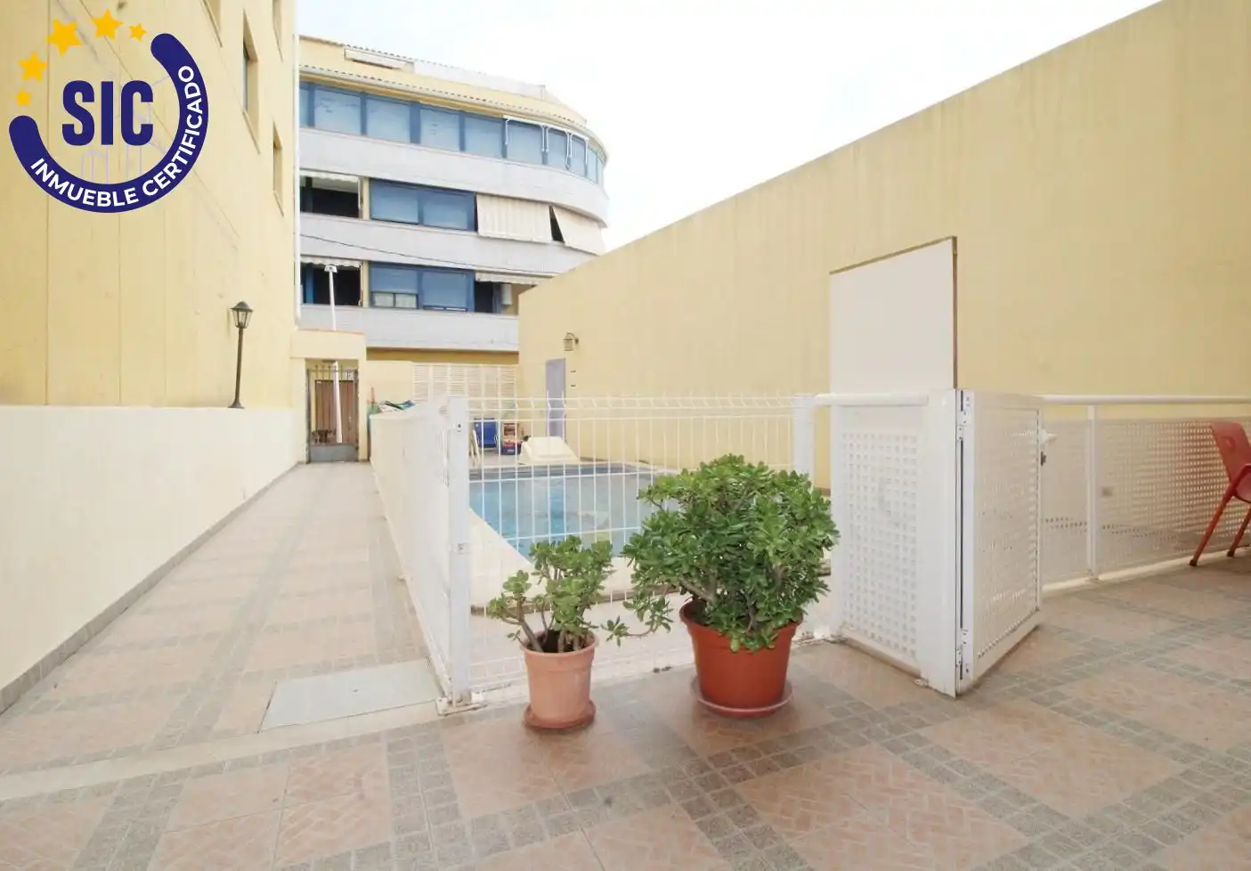 Piscina de Pis en venda en Oropesa del Mar / Orpesa amb Terrassa, Moblat i Piscina comunitària