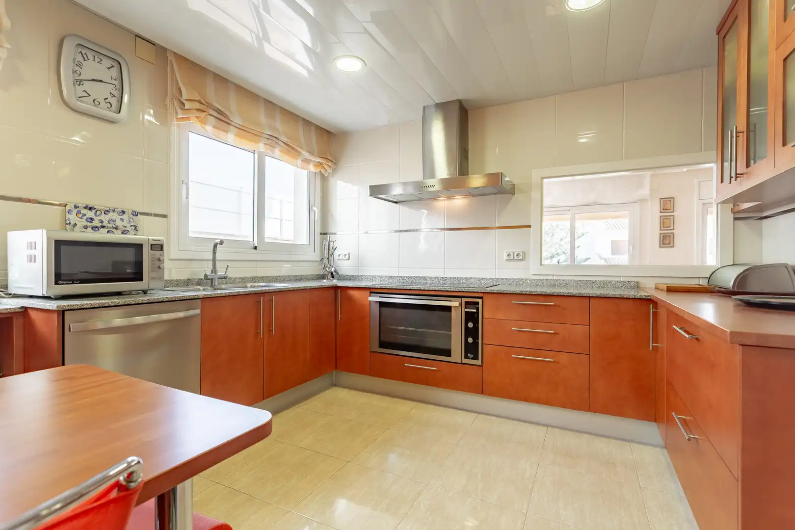 Cocina de Casa adosada en venta en Torredembarra con Aire acondicionado, Calefacción y Jardín privado