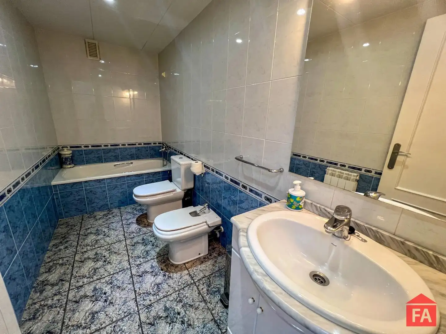 Baño de Piso en venta en El Vendrell con Aire acondicionado y Calefacción
