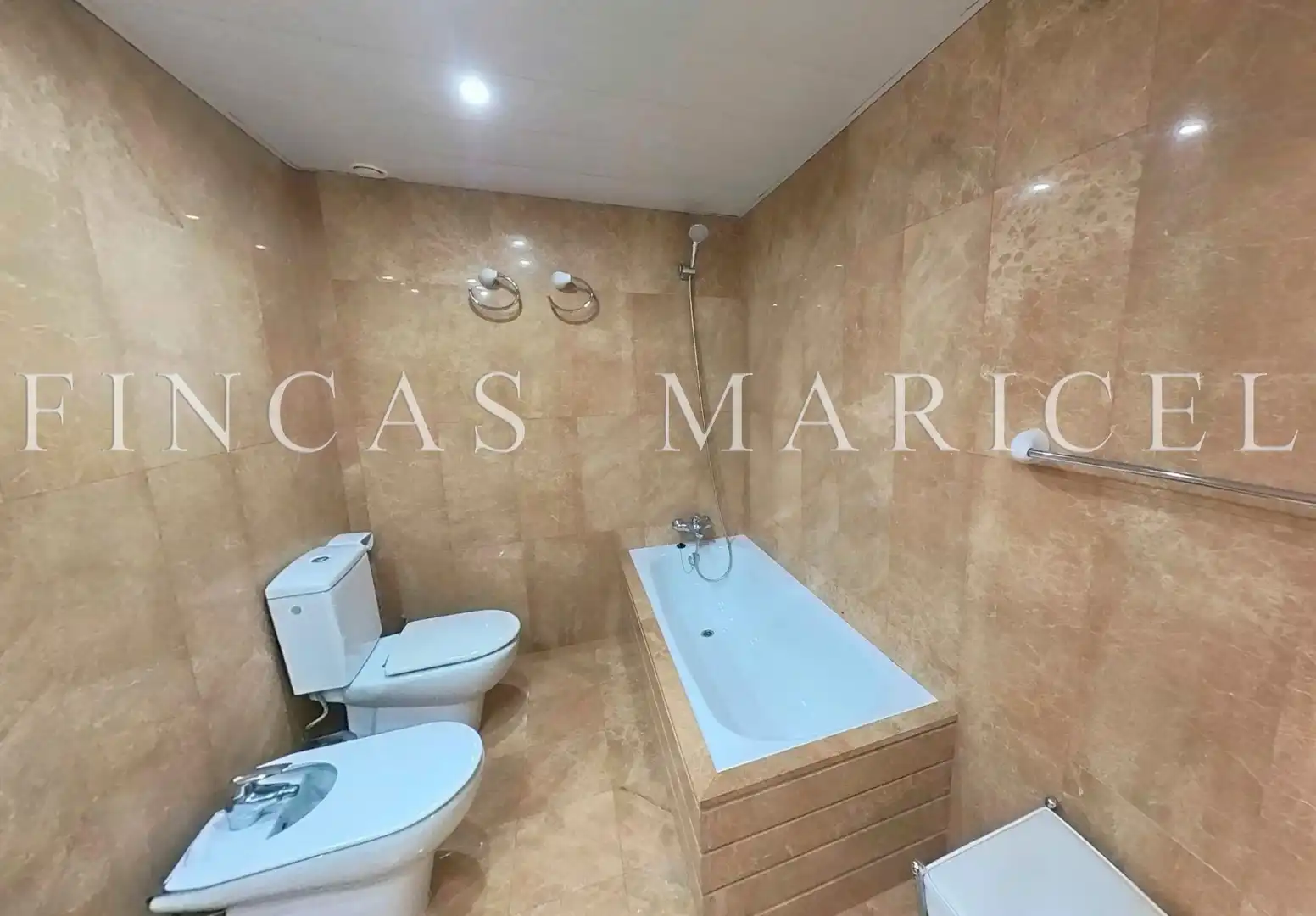 Bany de Àtic en venda en Sitges amb Aire condicionat, Calefacció i Terrassa