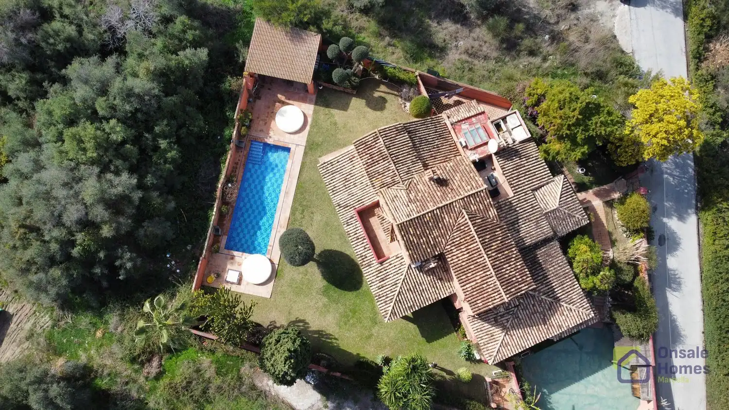 Jardí de Casa o xalet en venda en Marbella amb Aire condicionat, Jardí privat i Terrassa