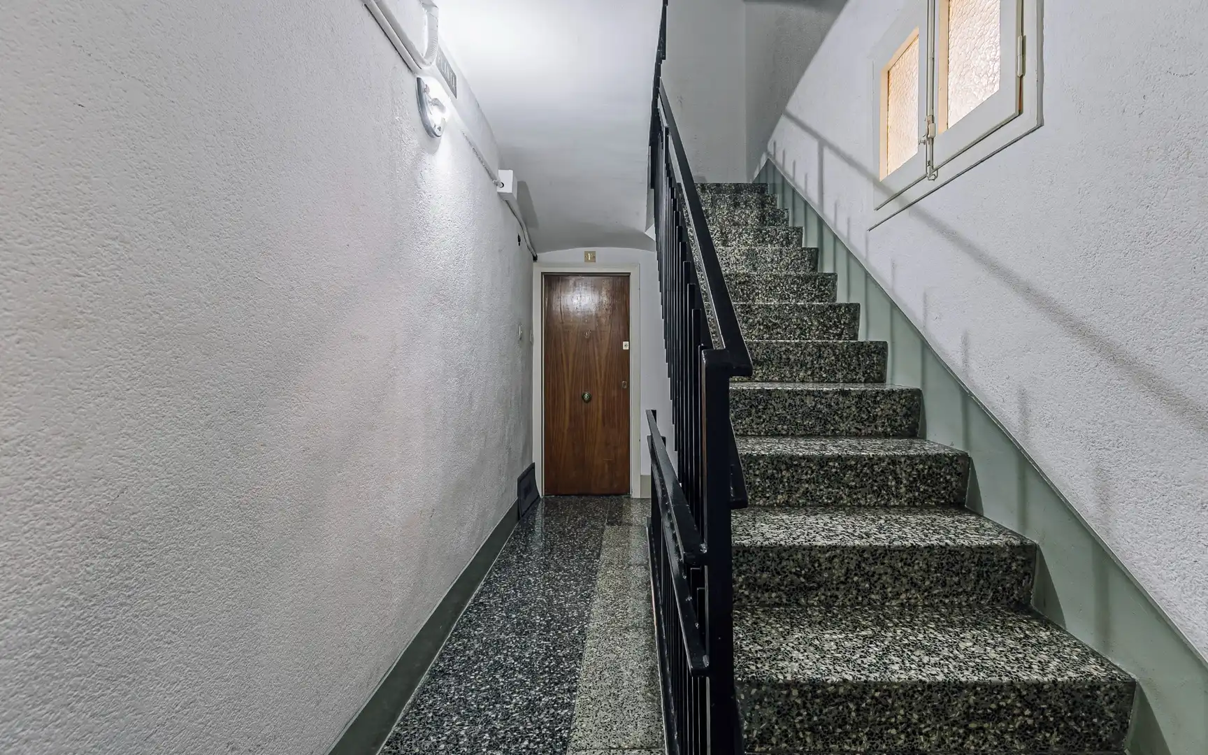 Wohnung zum Verkauf in Barcelona mit Klimaanlage, Heizung und Möbliert