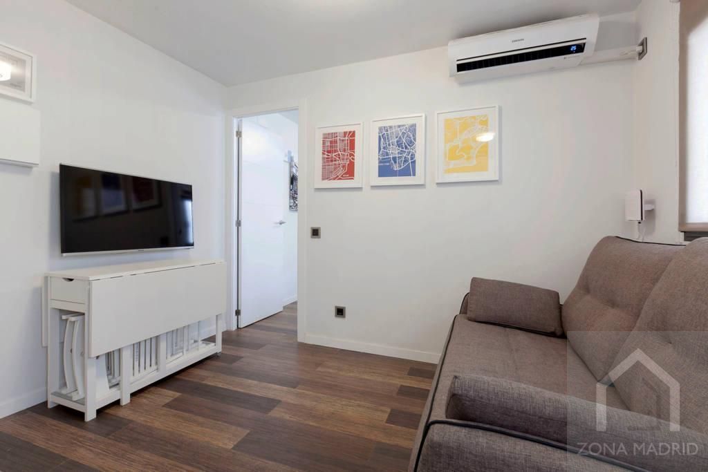 Piso en venta en De Mesonero Romanos, Sol