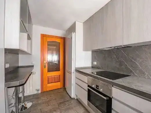 Cuina de Pis en venda en  Madrid Capital amb Aire condicionat, Terrassa i Balcó