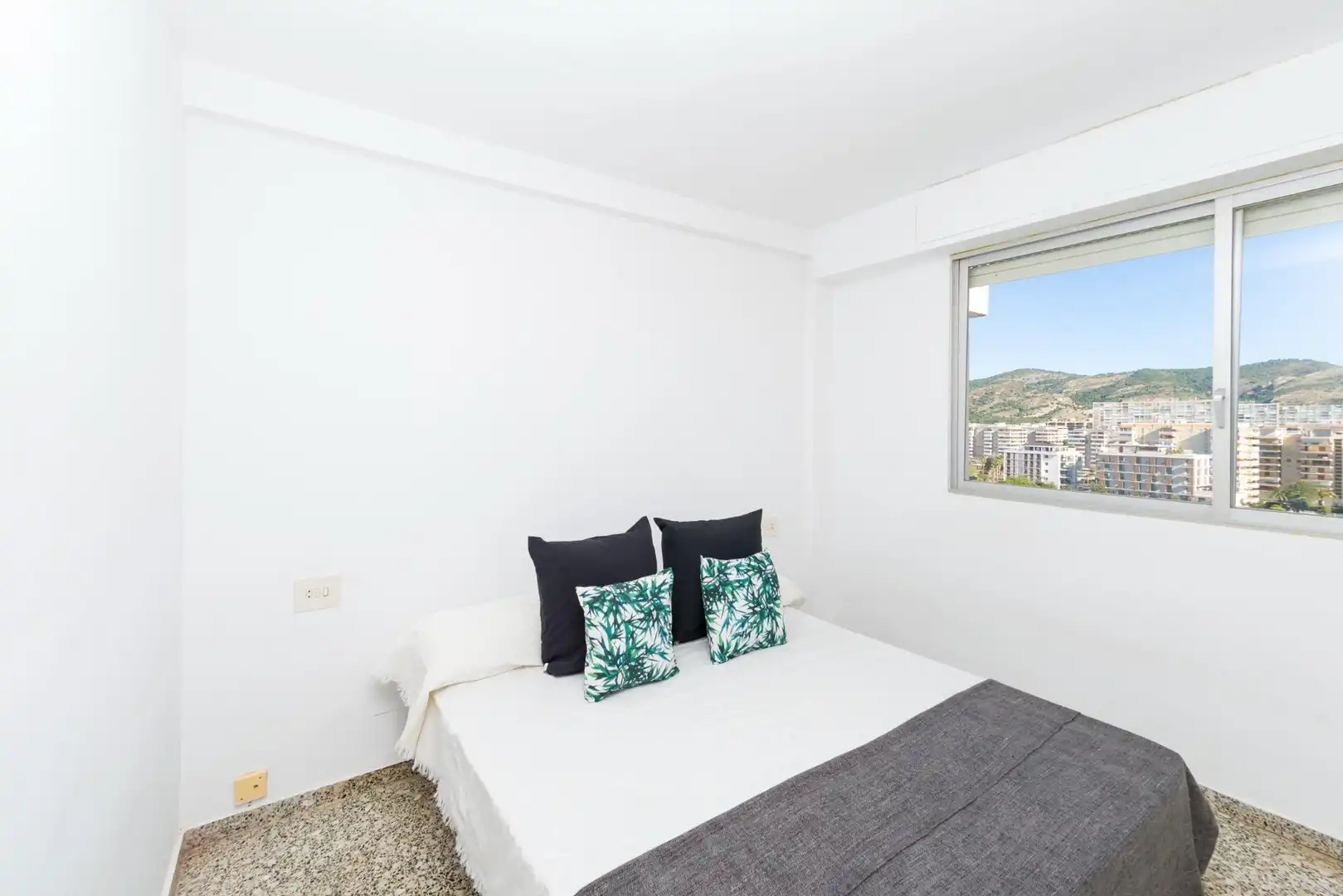 Dormitori de Apartament en venda en Benicasim / Benicàssim amb Jardí privat, Terrassa i Traster