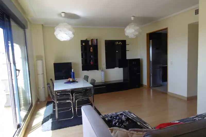 Sala d'estar de Àtic de lloguer en Madrid amb Aire condicionat, Calefacció i Jardí privat