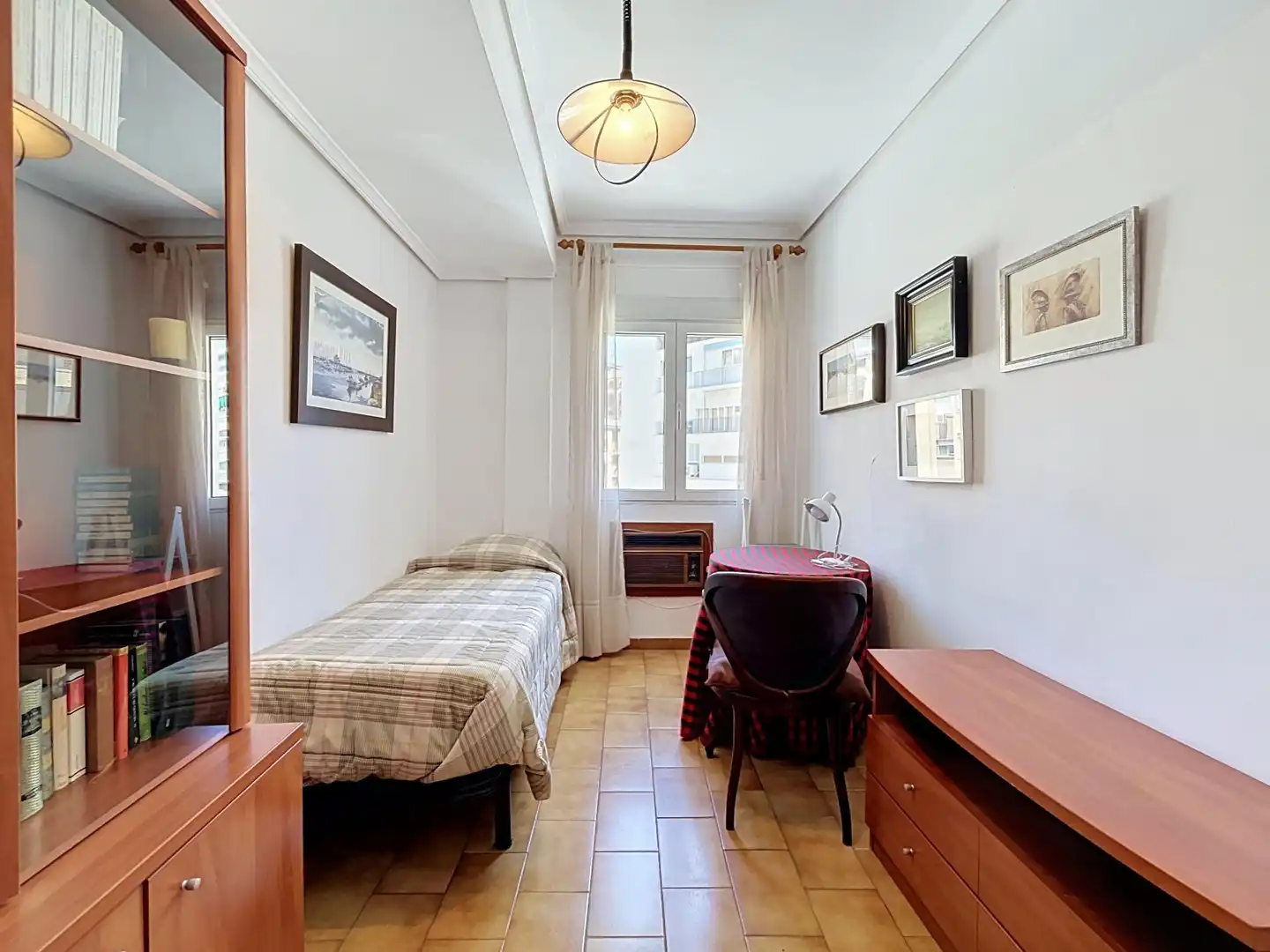 Habitación de Piso en venta en Sevilla con Aire acondicionado, Terraza y Amueblado