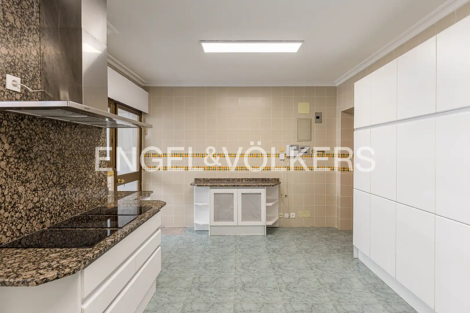 Kitchen of Flat for rent in Madrid  with Air Conditioner, Heating and Private garden