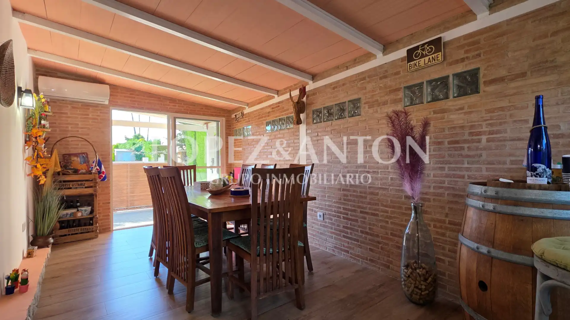 Esszimmer von Haus oder Chalet zum Verkauf in L'Eliana mit Klimaanlage, Heizung und Privatgarten