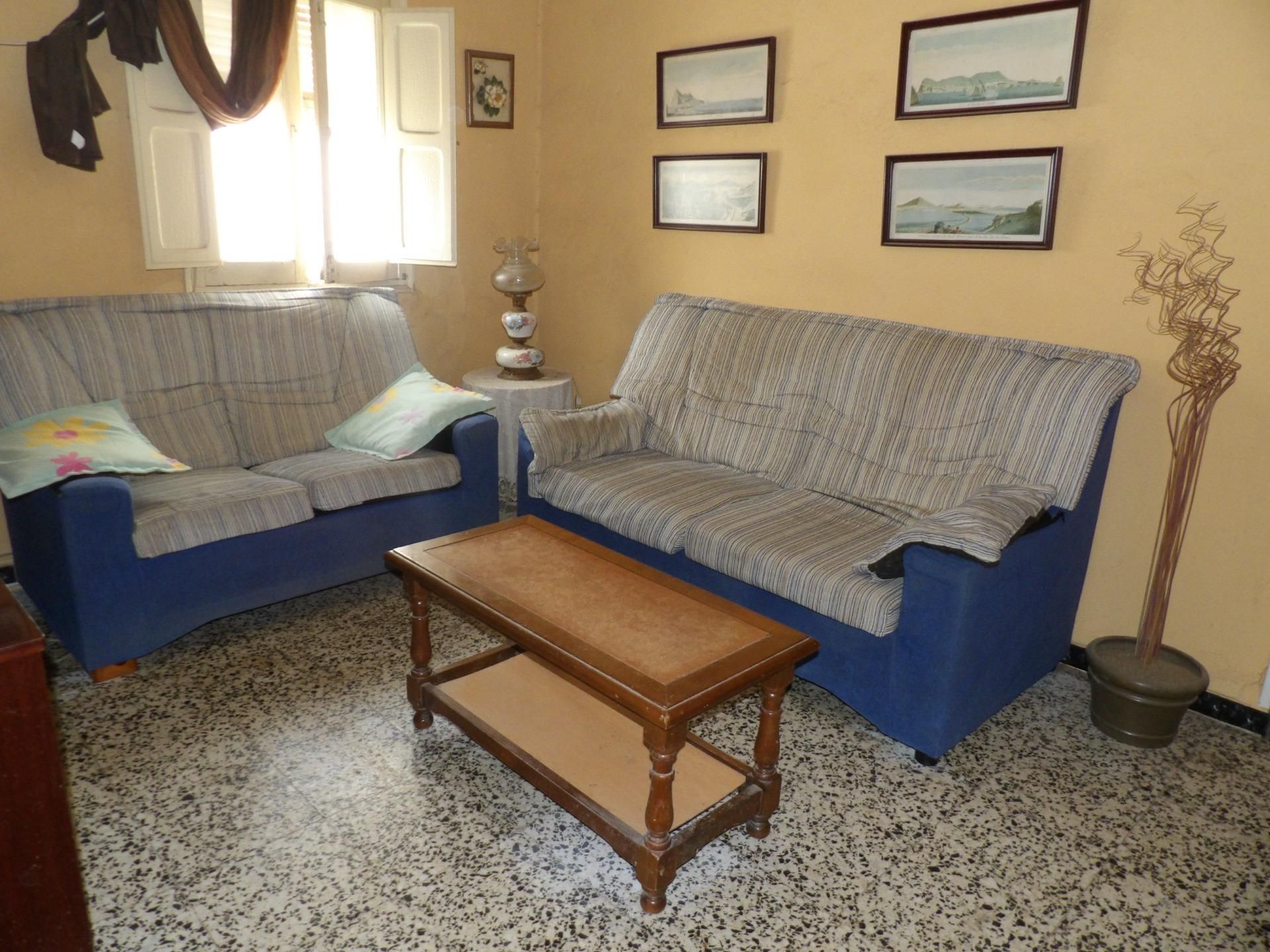 Sala d'estar de Pis en venda en Los Barrios amb Traster