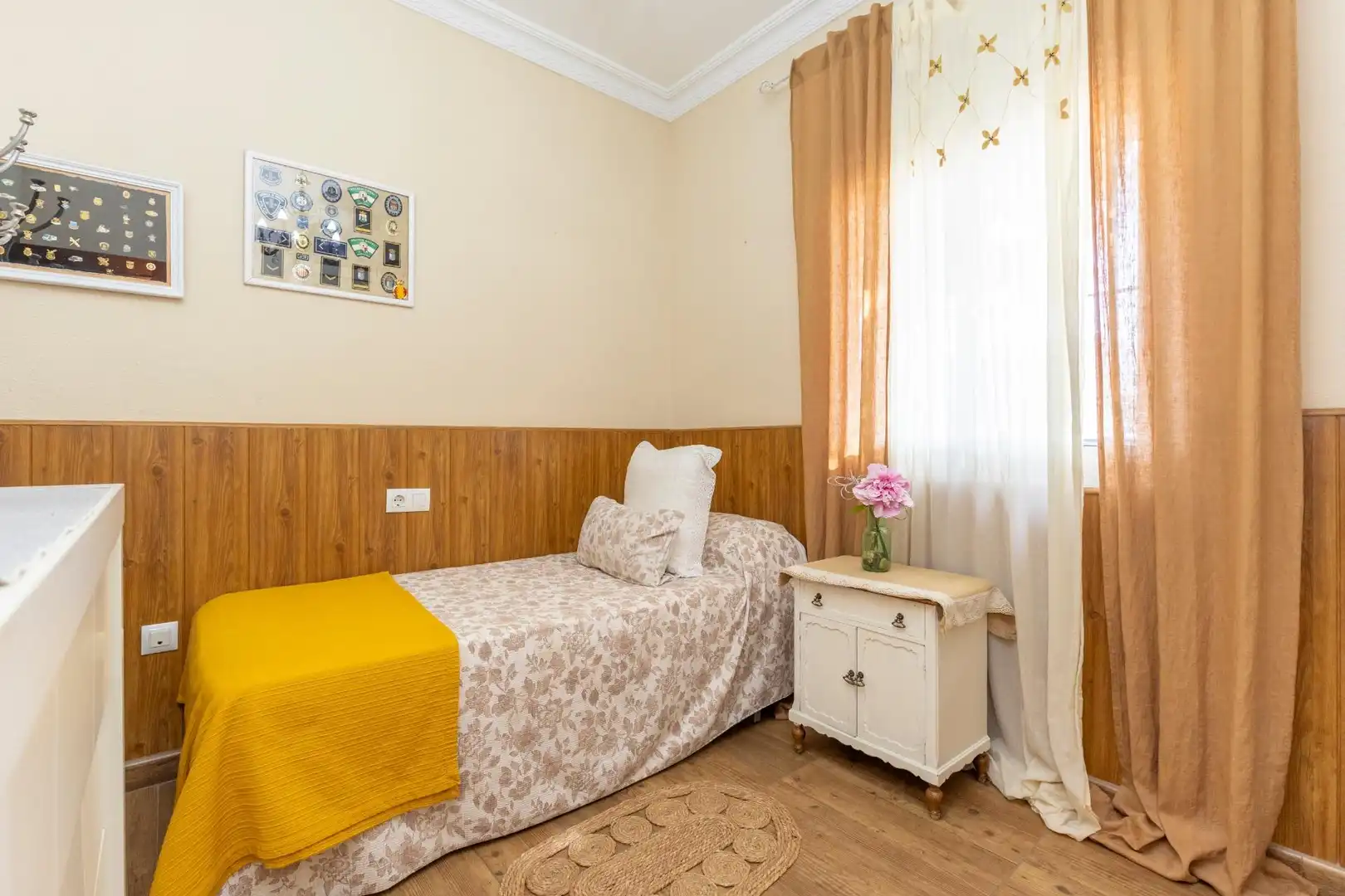 Habitación de Casa adosada en venta en Guillena con Aire acondicionado, Calefacción y Terraza