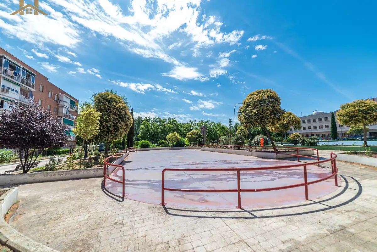 Piscina de Pis en venda en Alcorcón amb Calefacció, Moblat i Forn