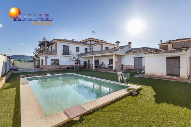 Casa-chalet en Venta en  VENUS, 18 en Atarfe