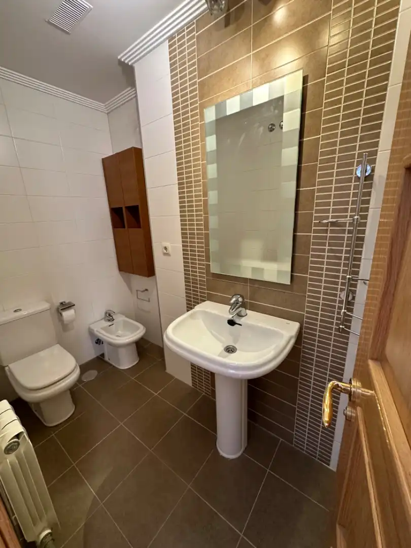 Baño de Piso en venta en Valladolid con Calefacción, Parquet y Trastero