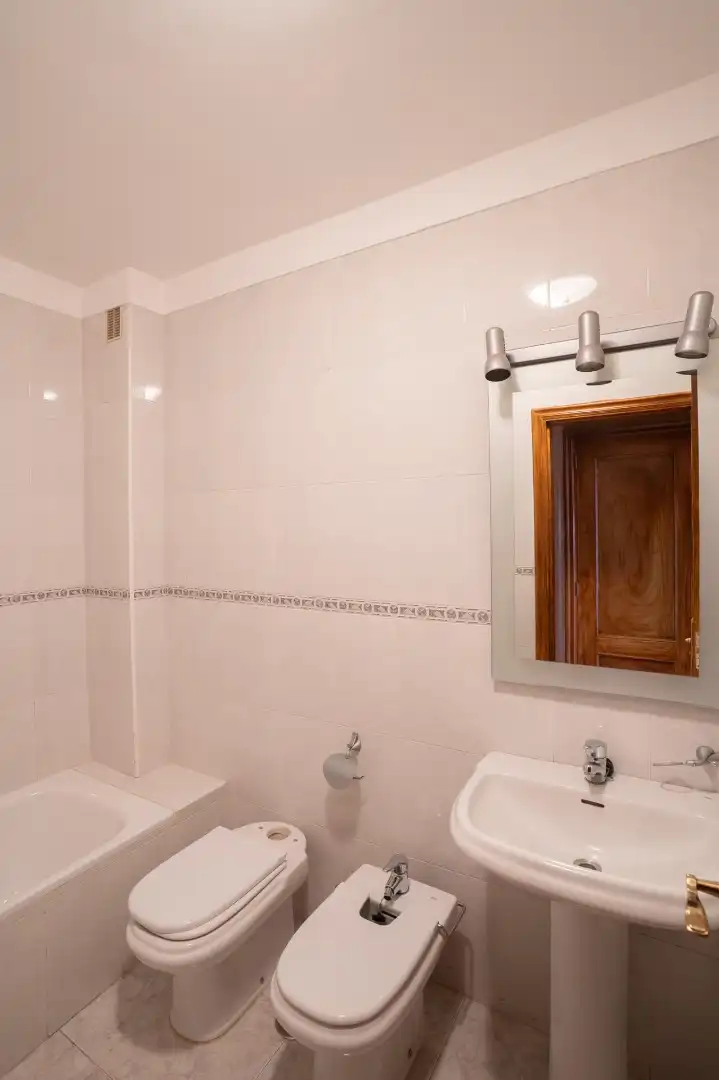 Baño de Edificio en venta en San Cristóbal de la Laguna con Alarma