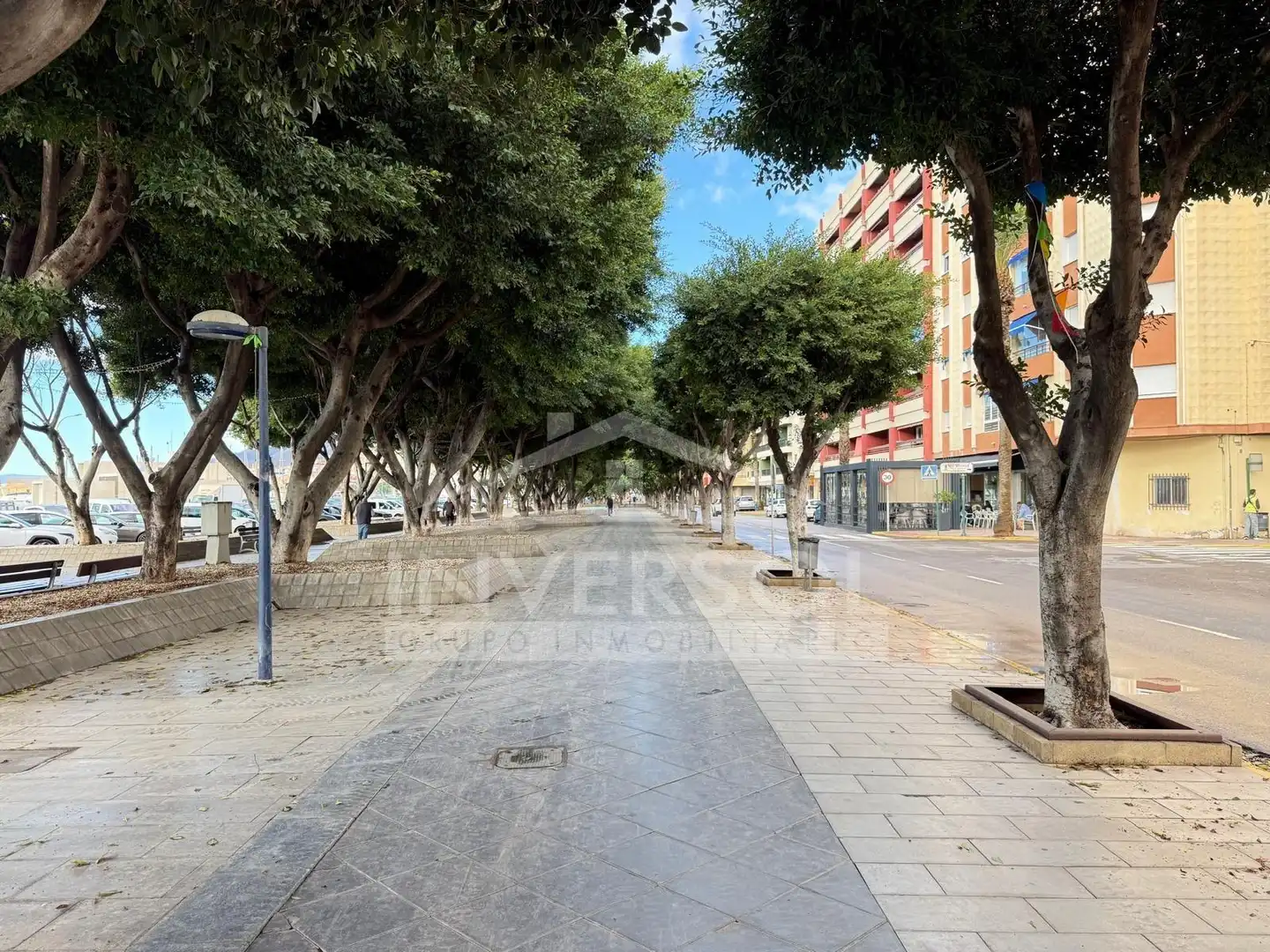 Vista exterior de Casa o xalet en venda en Adra amb Aire condicionat, Calefacció i Jardí privat