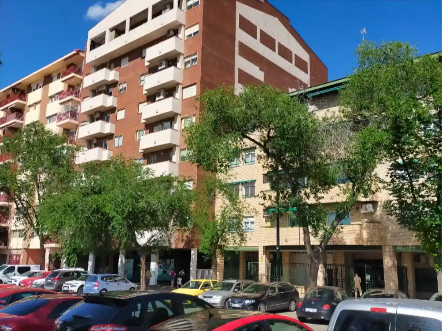 Vista exterior de Garatge de lloguer en Zaragoza